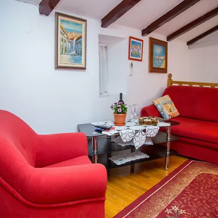 Old Town Apartmant Апартаменты